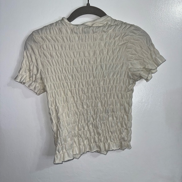 Forever 21 Farm Fresh Peaches Smocked Top Size Medium - Picture 5 of 5